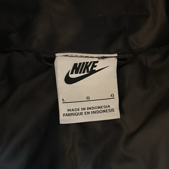 Nike puffer jacket youth large - Picture 3 of 4